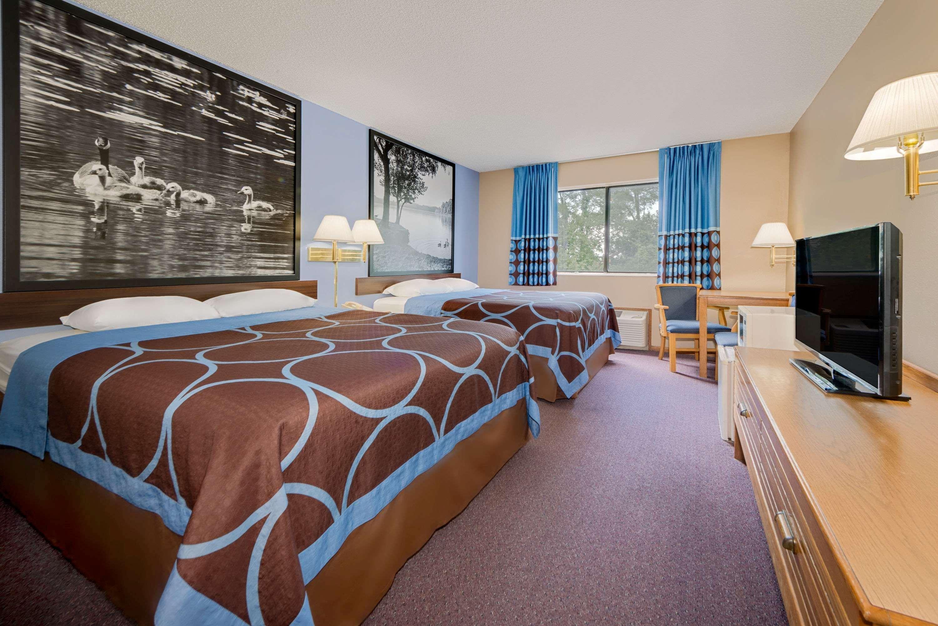 Super 8 By Wyndham Chariton Hotell Exteriör bild
